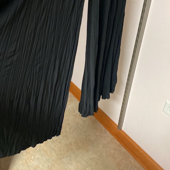 Women - Picture 3 of 4